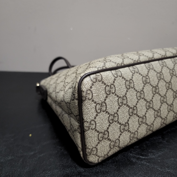 โ๏ธSOLDโ๏ธ Gucci Supreme 2way Canvas Bag - Picture 13 of 16